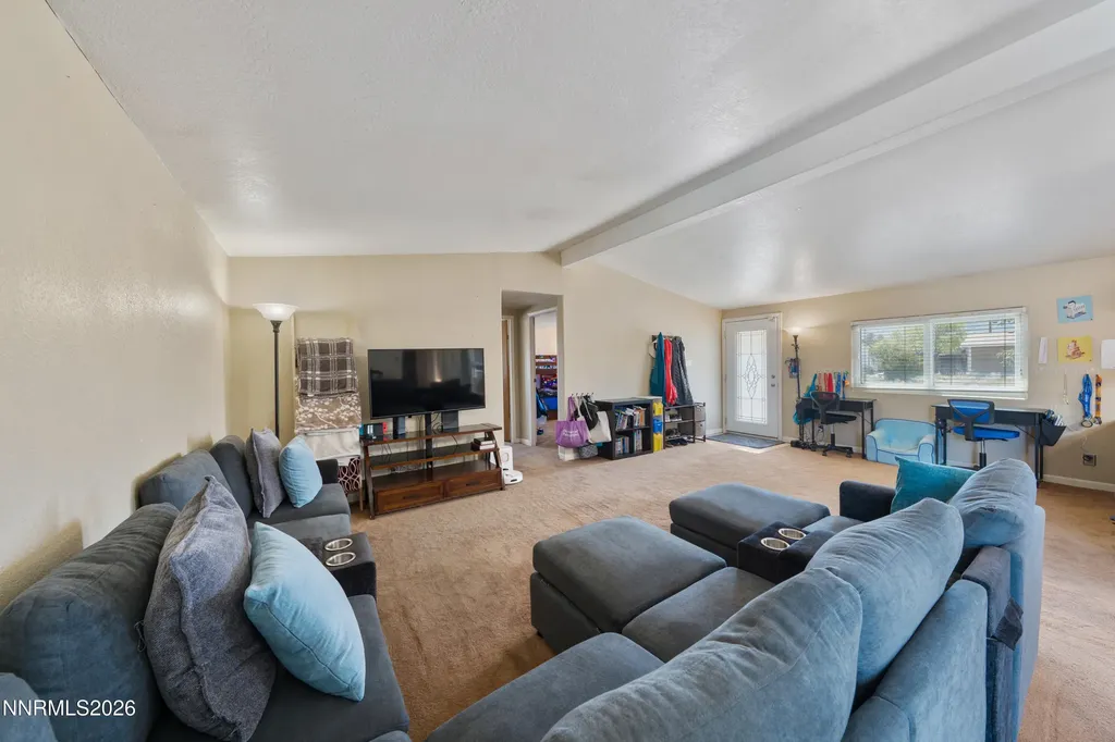 17505 Fantail Reno NV 89508