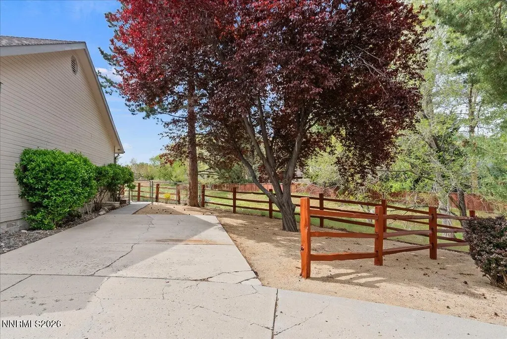 6304 Meadow Creek Reno NV 89519