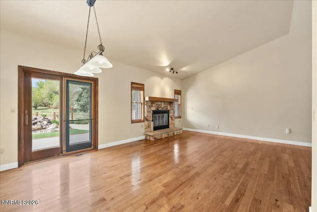 6304 Meadow Creek Reno NV 89519