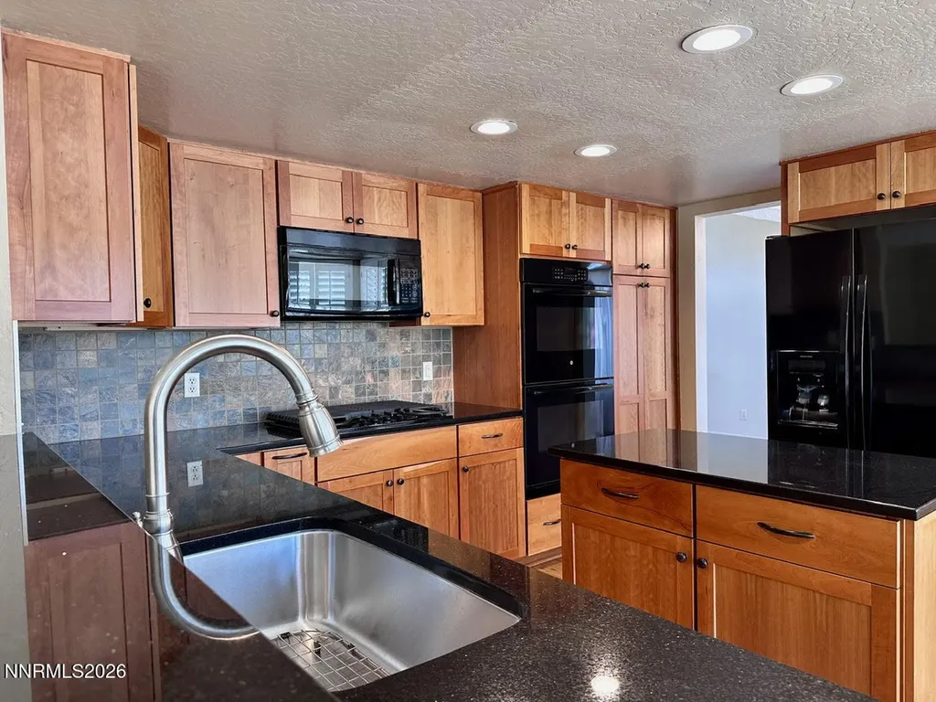 6477 Valley Wood Reno NV 89523
