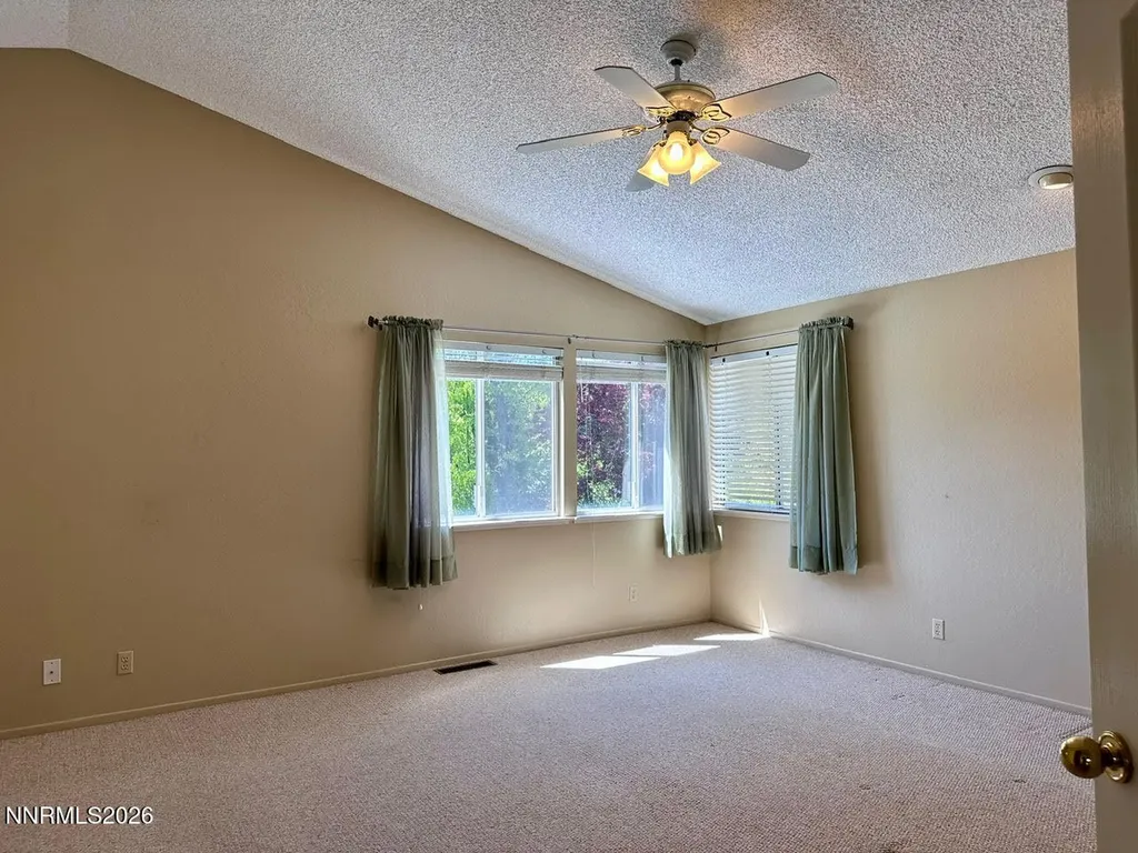 6477 Valley Wood Reno NV 89523