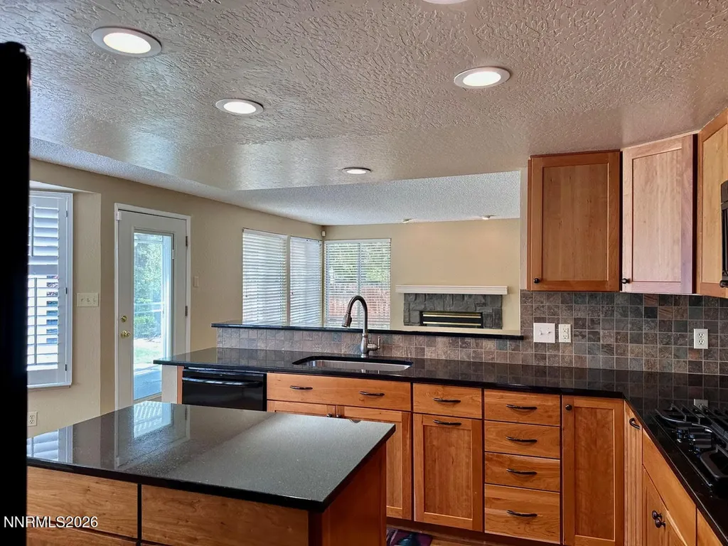 6477 Valley Wood Reno NV 89523