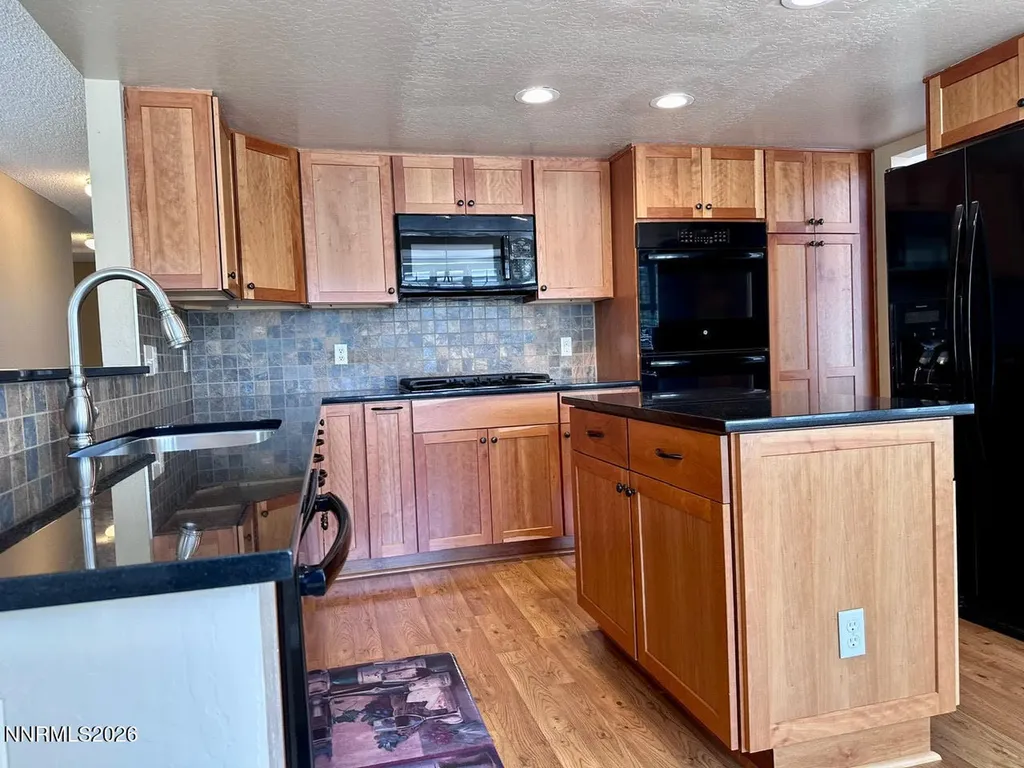 6477 Valley Wood Reno NV 89523