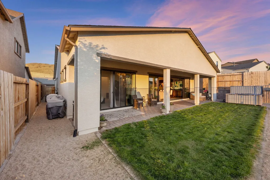15025 Iron River Reno NV 89521