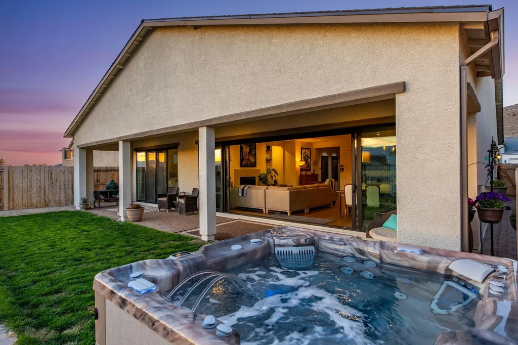 15025 Iron River Reno NV 89521
