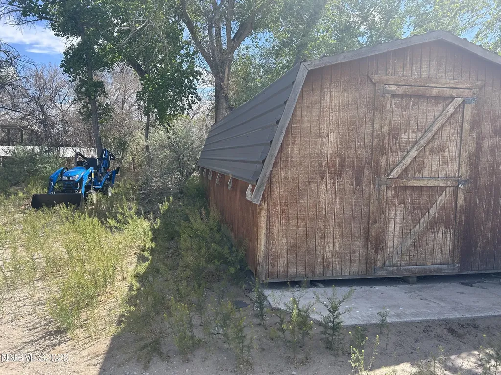 2540 Lone Tree Fallon NV 89406