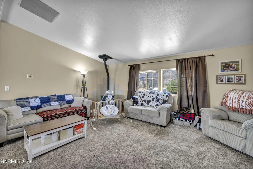 153 Territory Dayton NV 89403