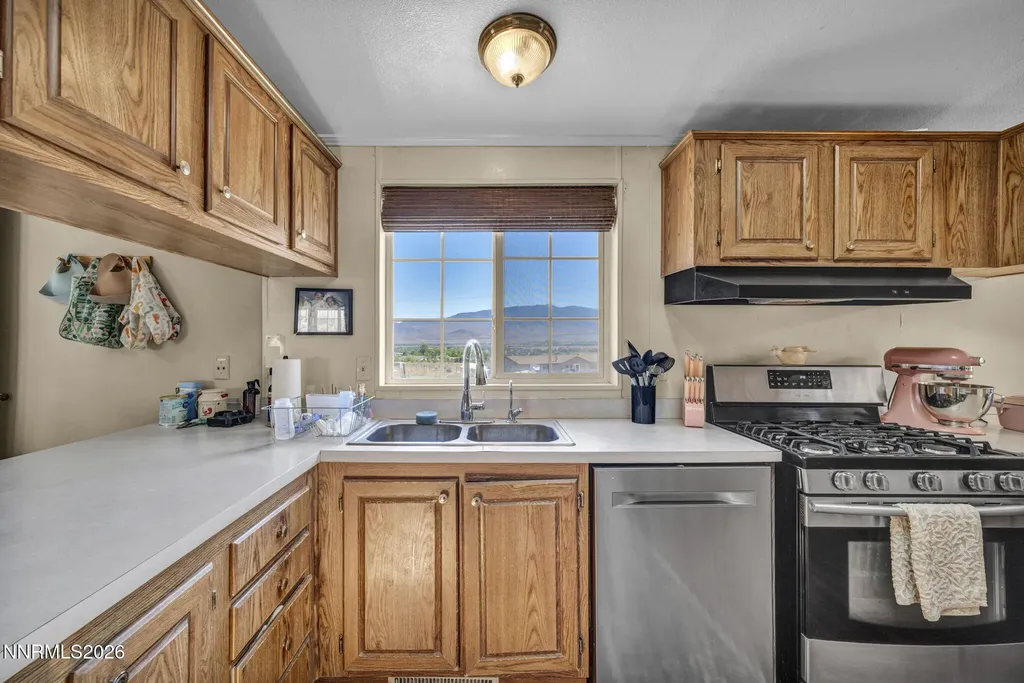 153 Territory Dayton NV 89403