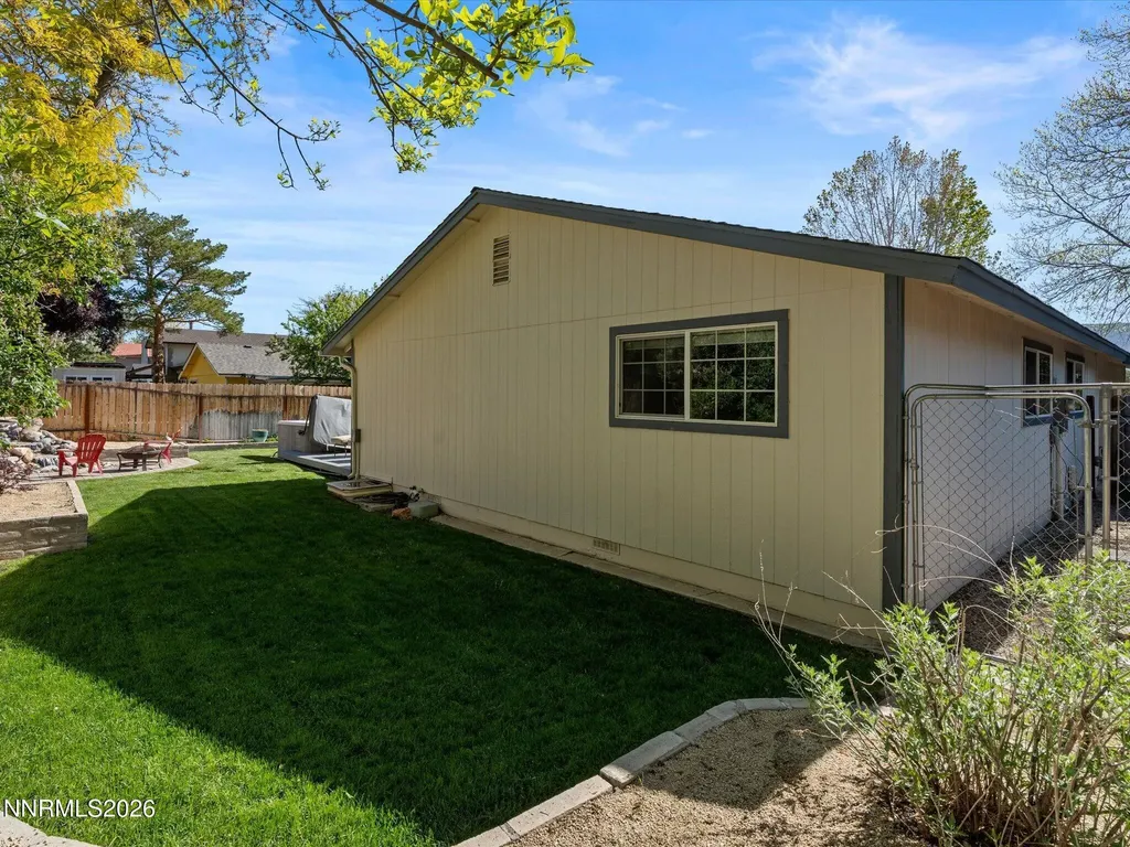 3881 Amador Reno NV 89502