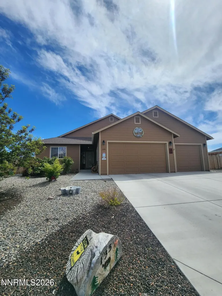 135 Cambridge Dayton NV 89403
