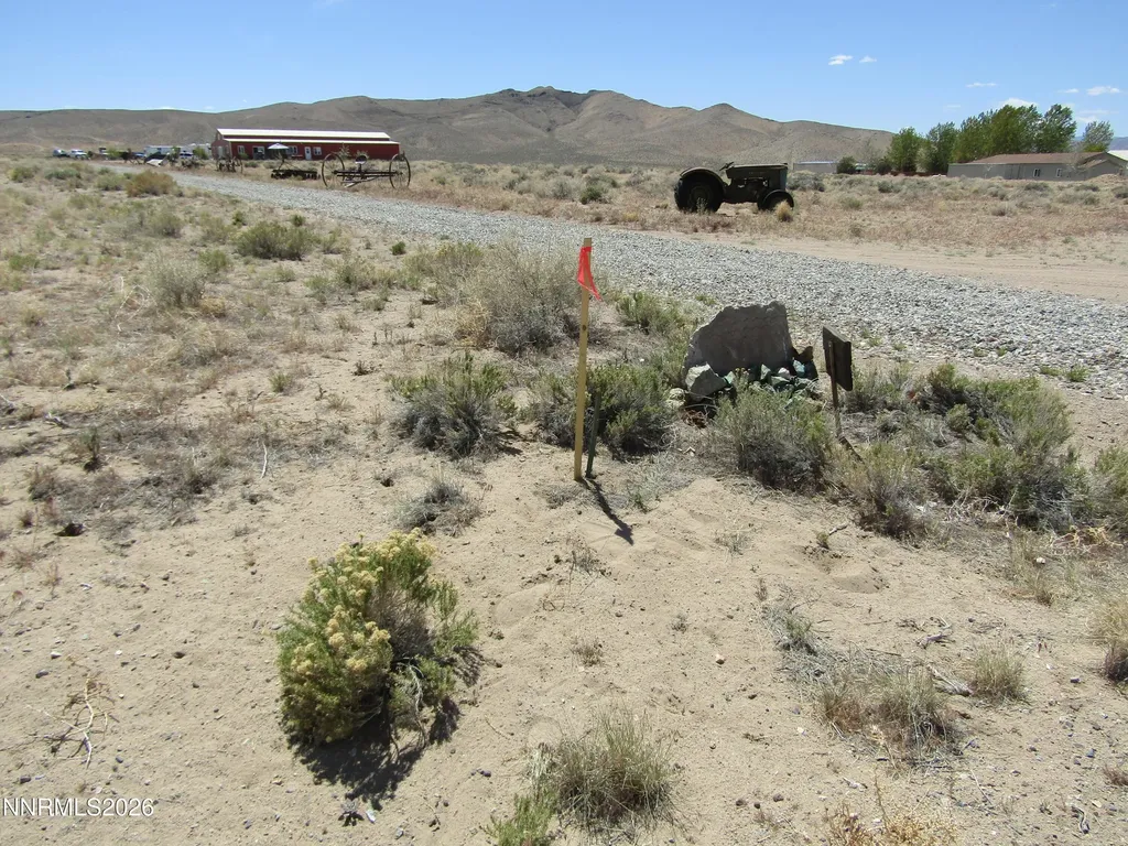 61 Fox Yerington NV 89447