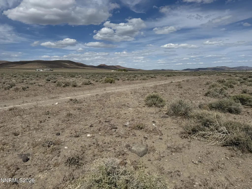 2845 Comstock Silver Springs NV 89429