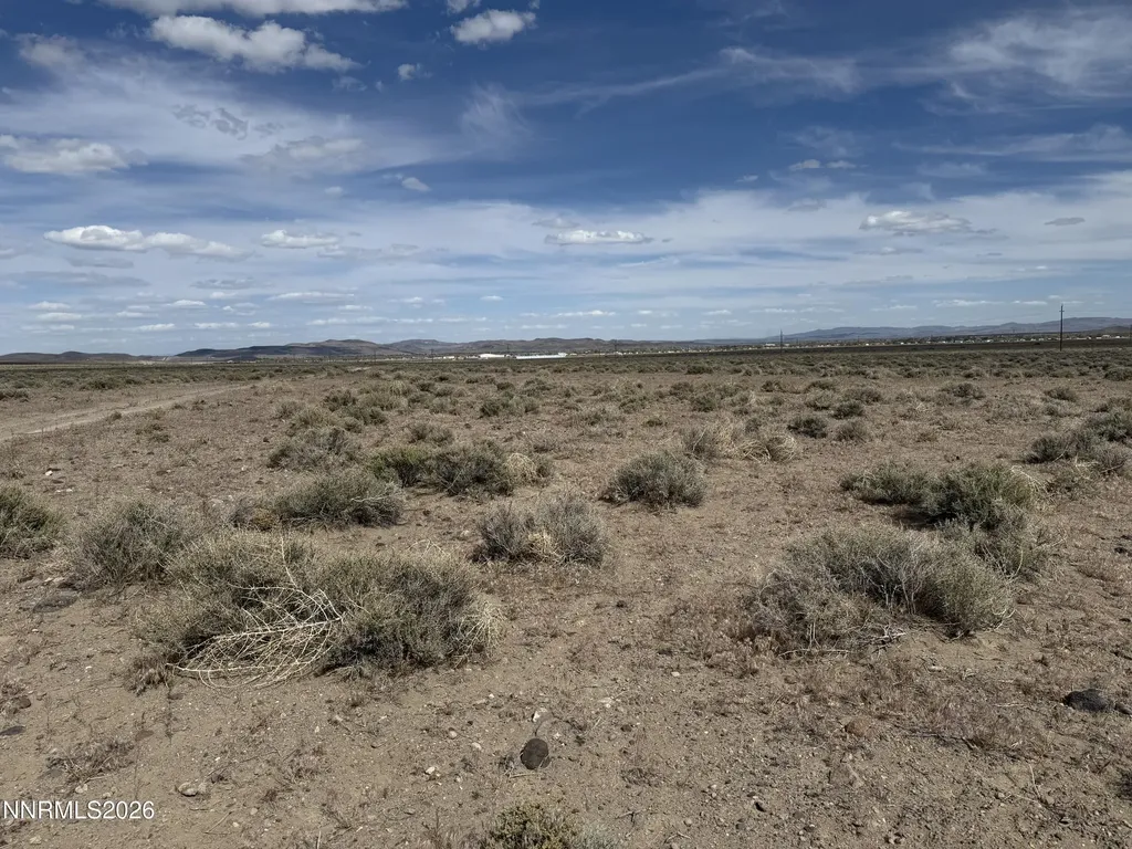 2845 Comstock Silver Springs NV 89429