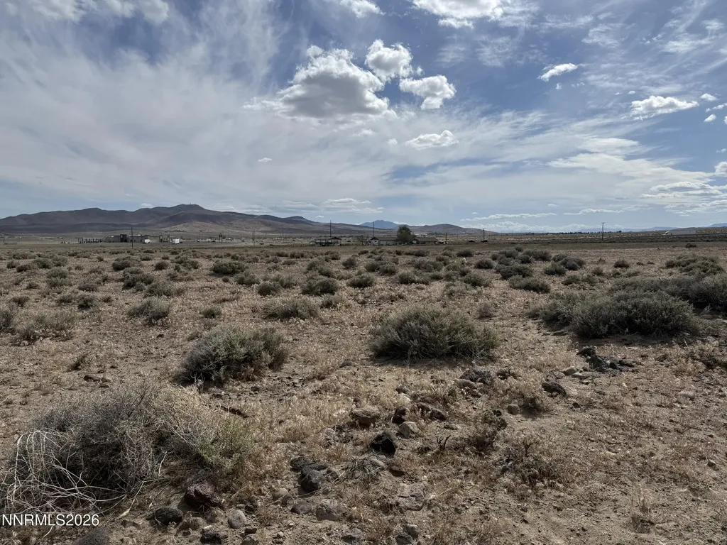 2845 Comstock Silver Springs NV 89429