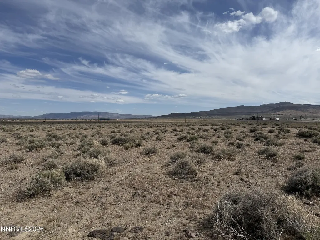 2845 Comstock Silver Springs NV 89429