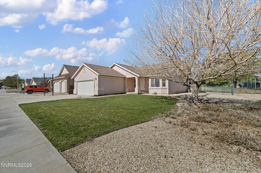 141 Desert Lakes Fernley NV 89408