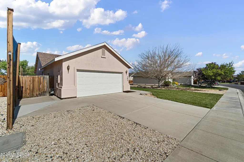 141 Desert Lakes Fernley NV 89408
