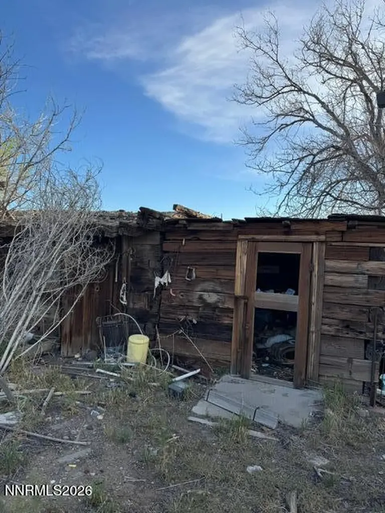 460 4th Wadsworth NV 89442