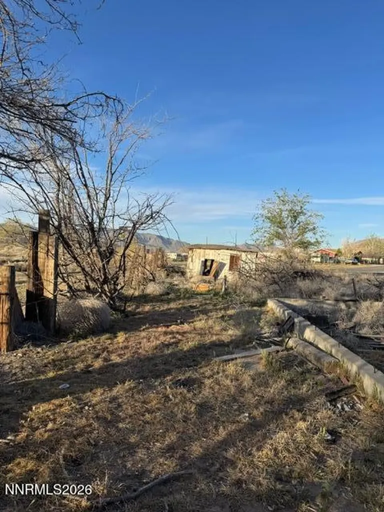 460 4th Wadsworth NV 89442