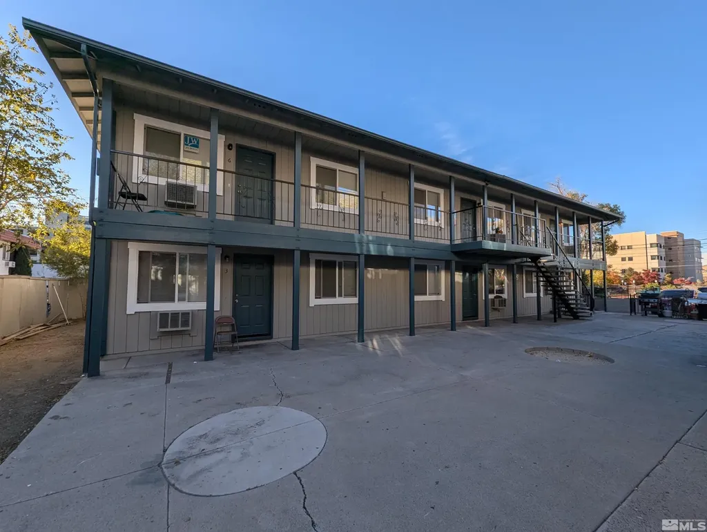 1494 Lewis Reno NV 89502