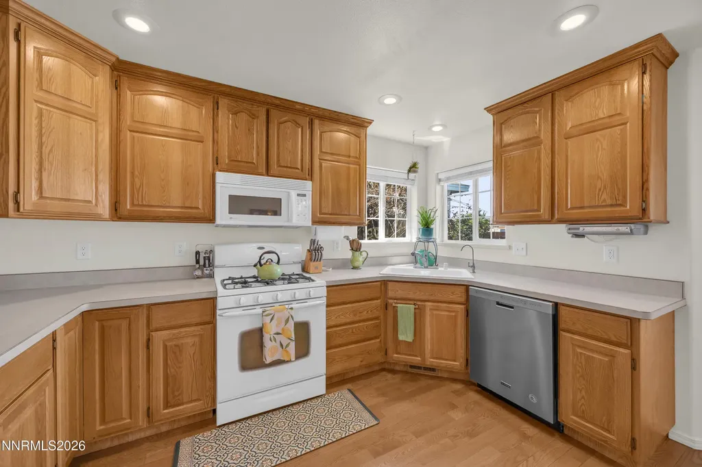 812 Augusta Fallon NV 89406