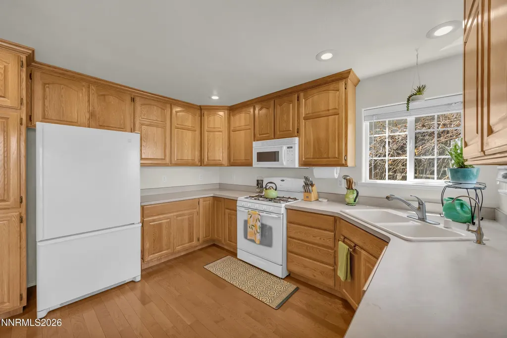 812 Augusta Fallon NV 89406