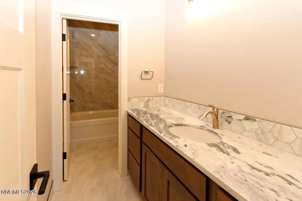 1836 Helman Gardnerville NV 89410