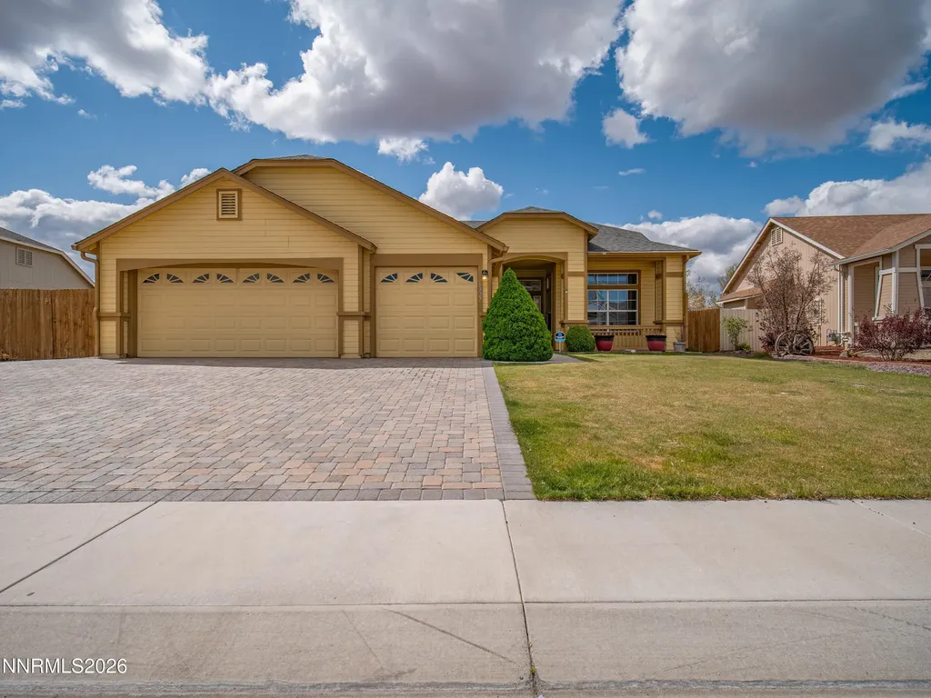 1327 Grassland Dayton NV 89403