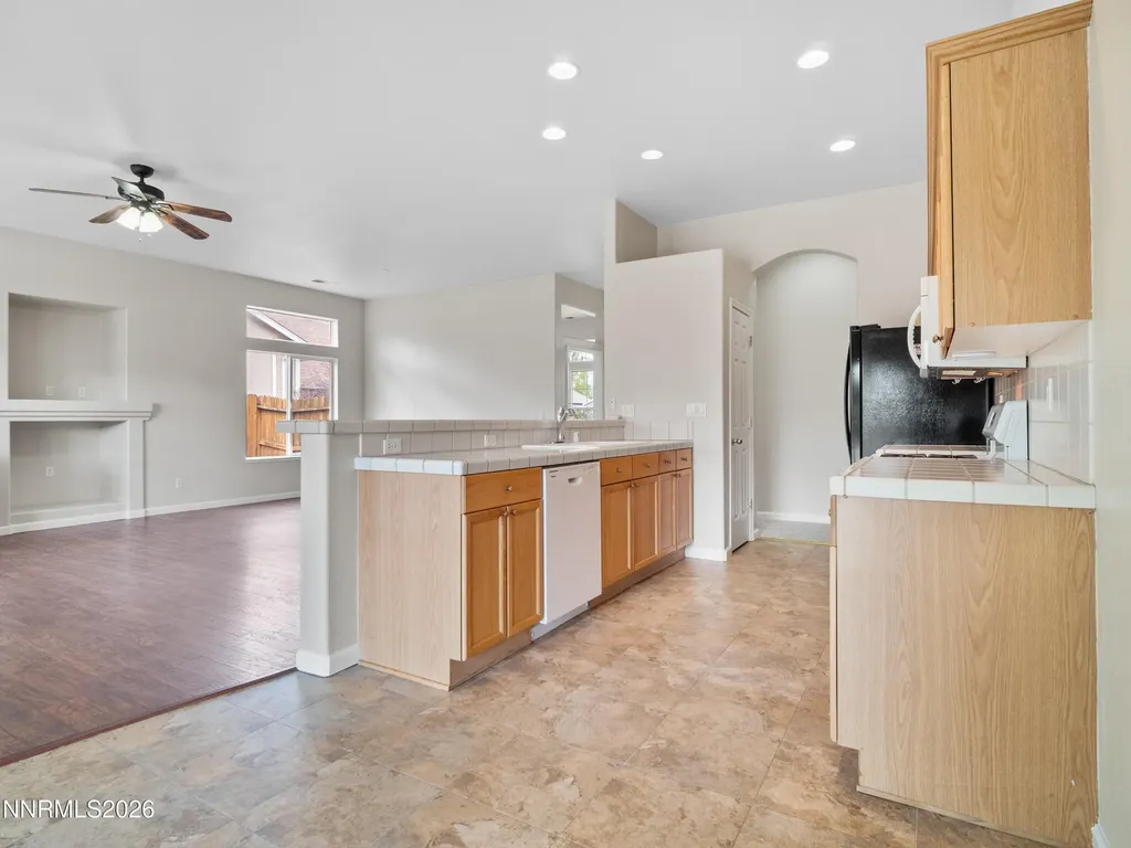 1327 Grassland Dayton NV 89403