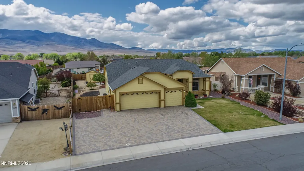 1327 Grassland Dayton NV 89403
