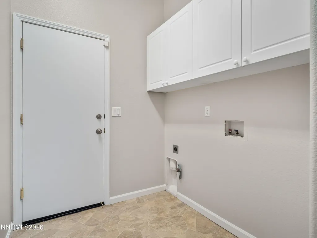 1327 Grassland Dayton NV 89403