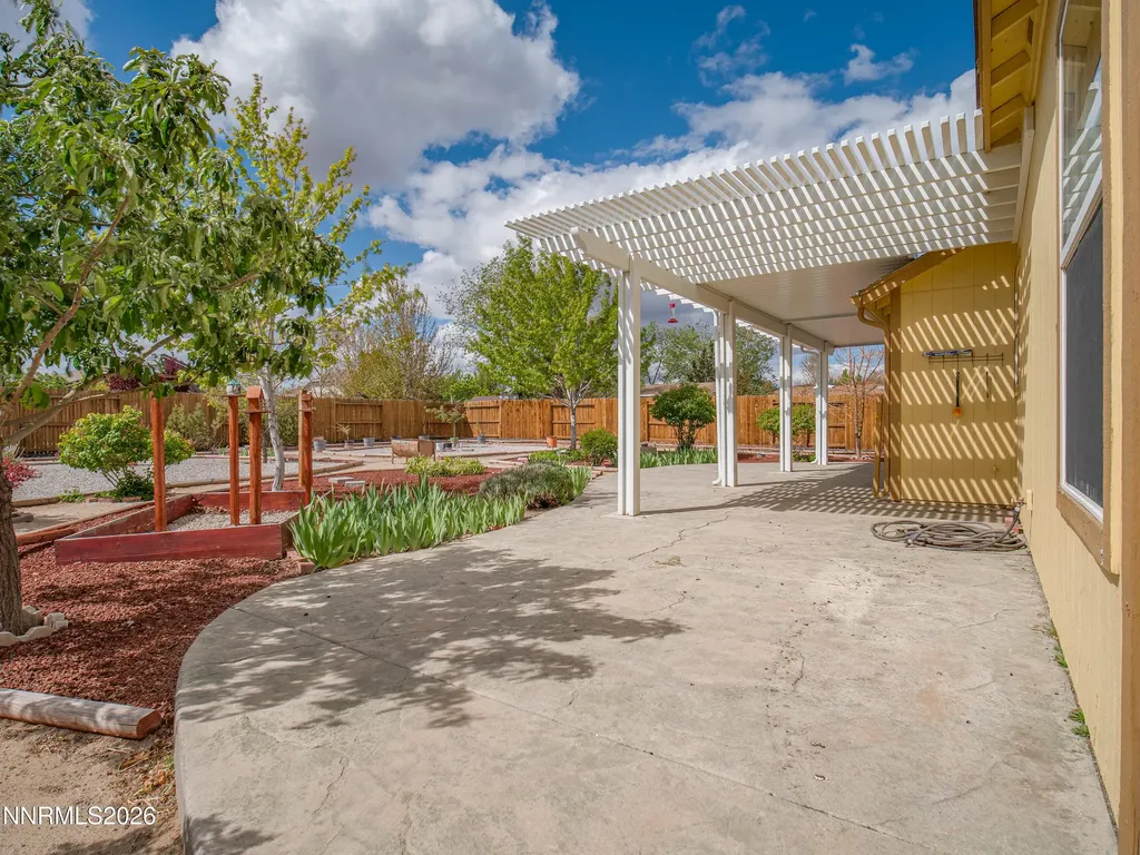 1327 Grassland Dayton NV 89403