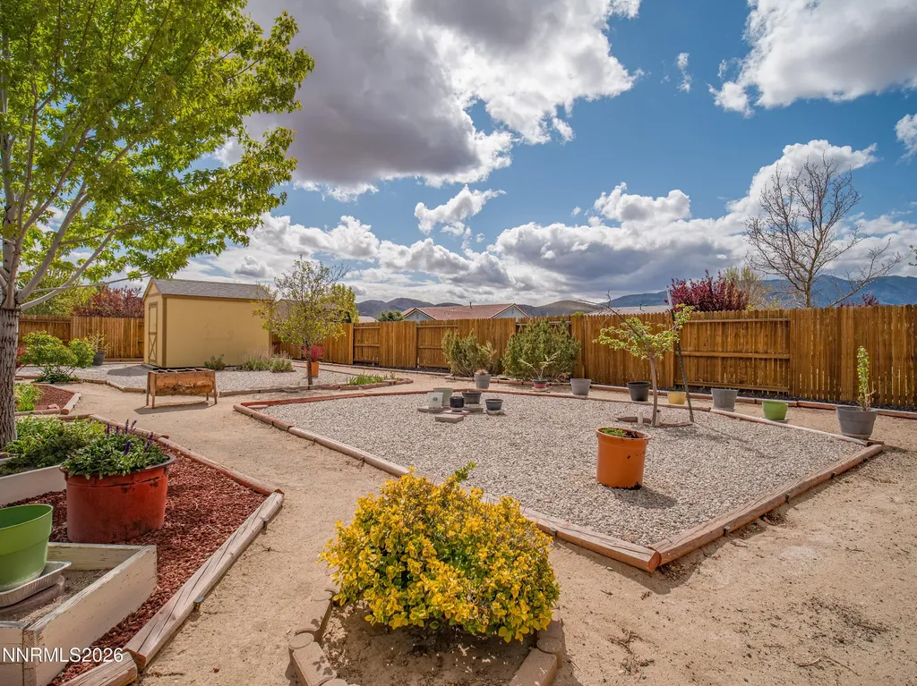 1327 Grassland Dayton NV 89403