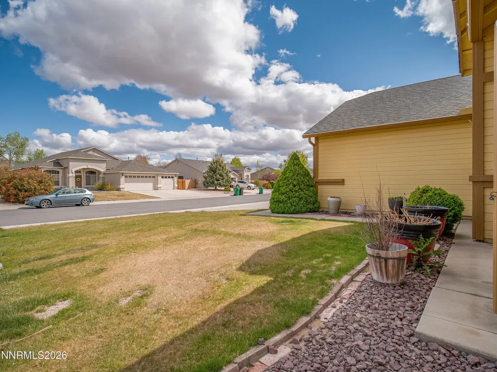 1327 Grassland Dayton NV 89403