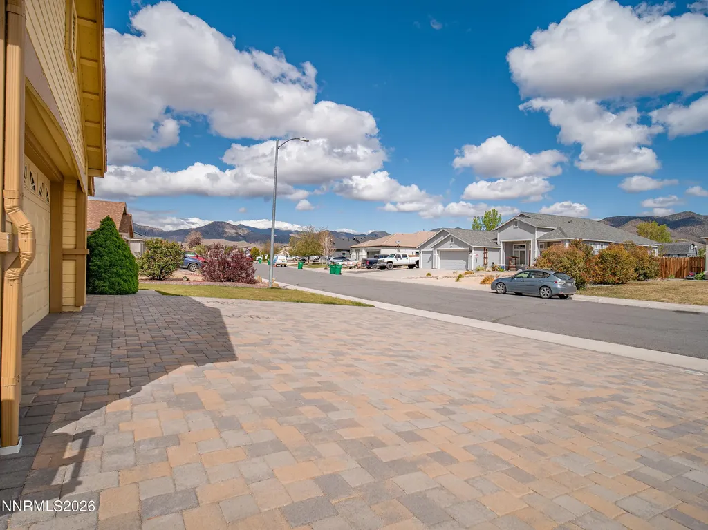 1327 Grassland Dayton NV 89403