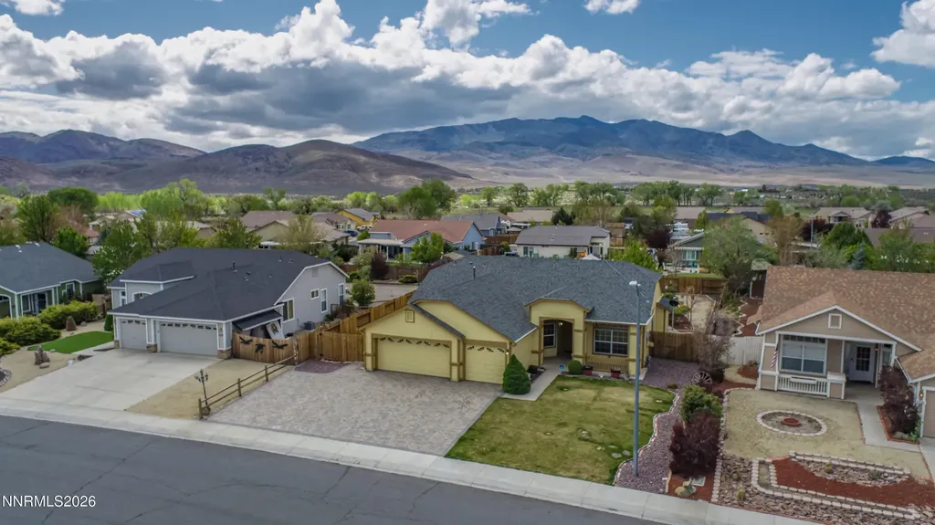 1327 Grassland Dayton NV 89403