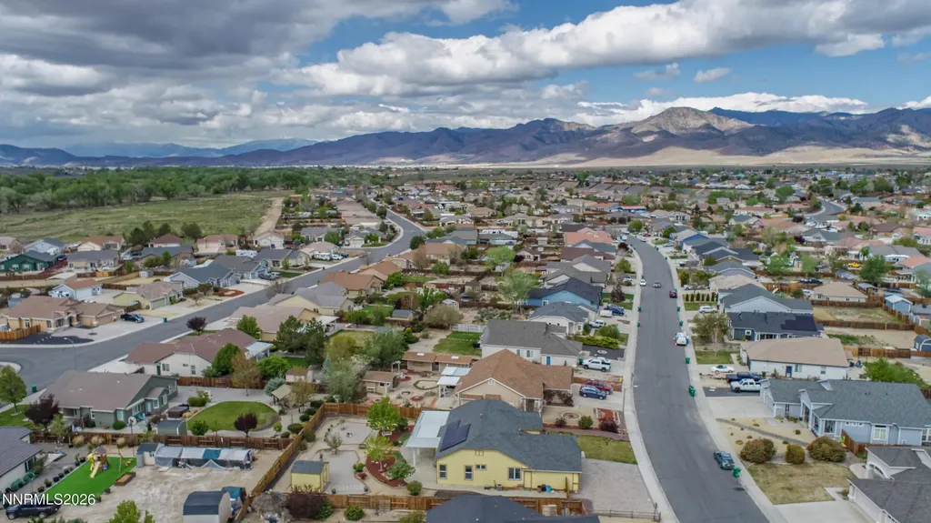 1327 Grassland Dayton NV 89403