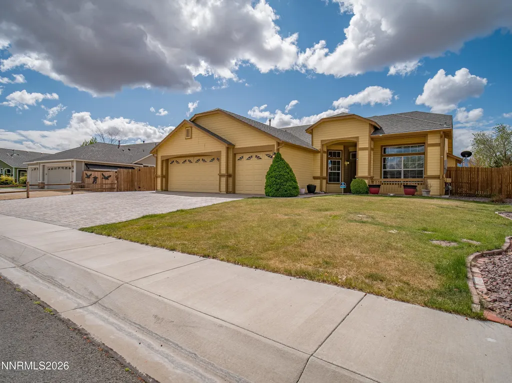 1327 Grassland Dayton NV 89403