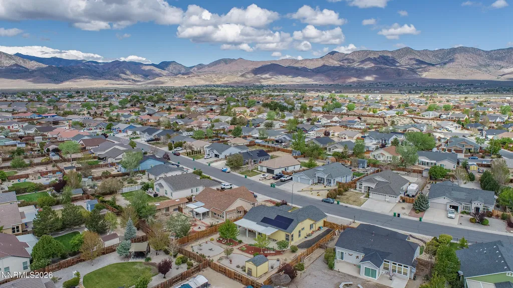 1327 Grassland Dayton NV 89403