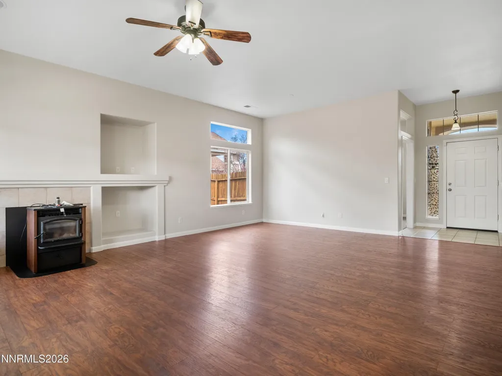 1327 Grassland Dayton NV 89403