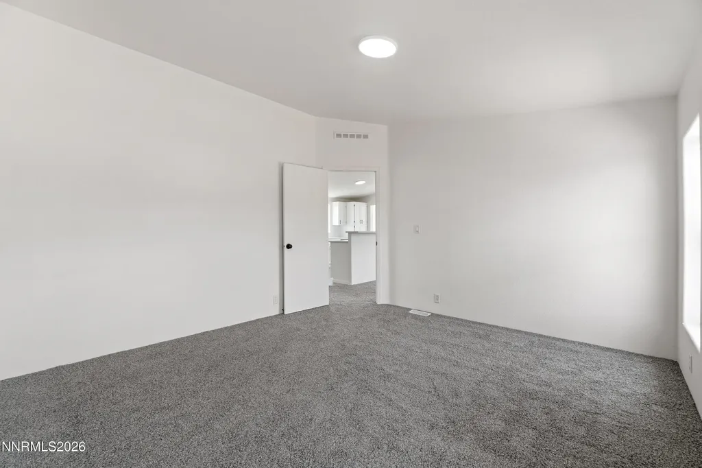 312 Phyllis Silver Springs NV 89429