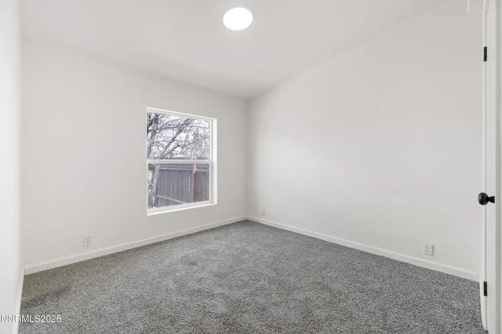 312 Phyllis Silver Springs NV 89429