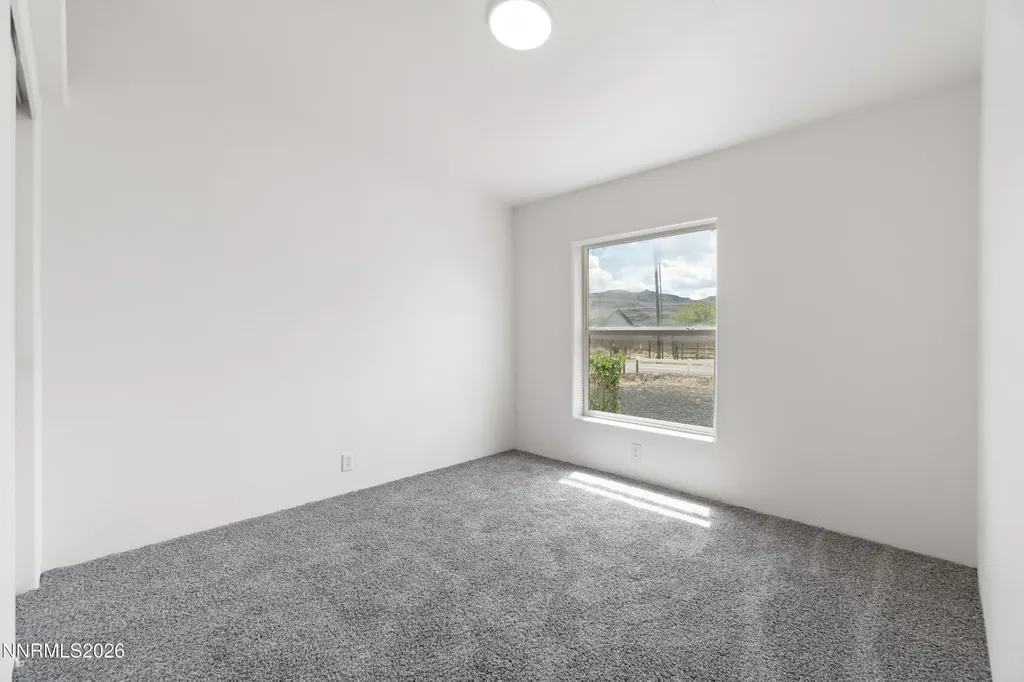 312 Phyllis Silver Springs NV 89429