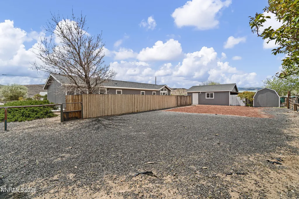 312 Phyllis Silver Springs NV 89429