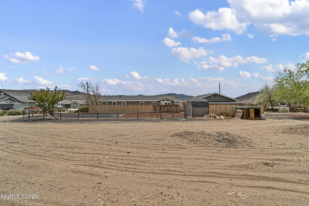 312 Phyllis Silver Springs NV 89429