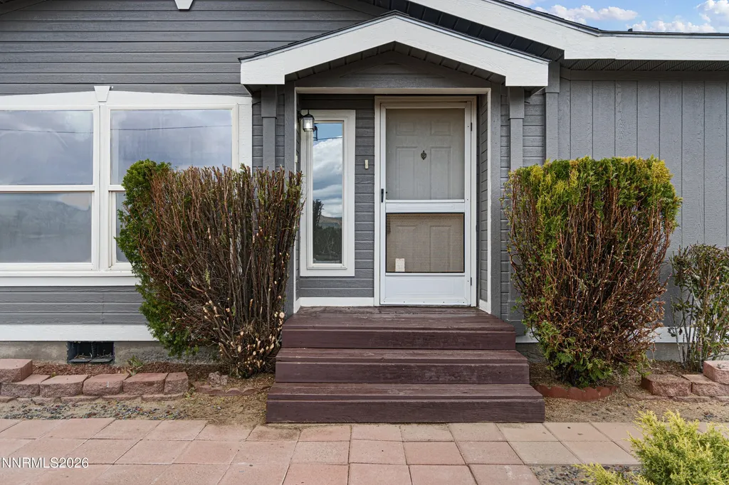 312 Phyllis Silver Springs NV 89429