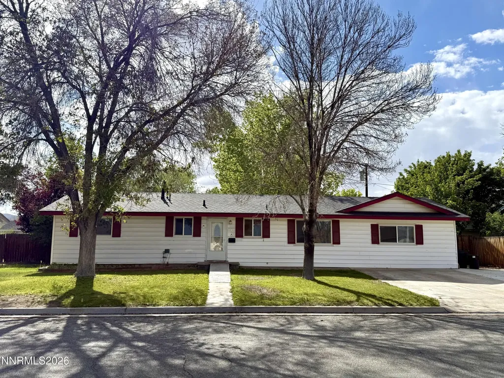 105 Oregon Yerington NV 89447