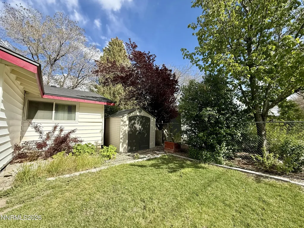 105 Oregon Yerington NV 89447