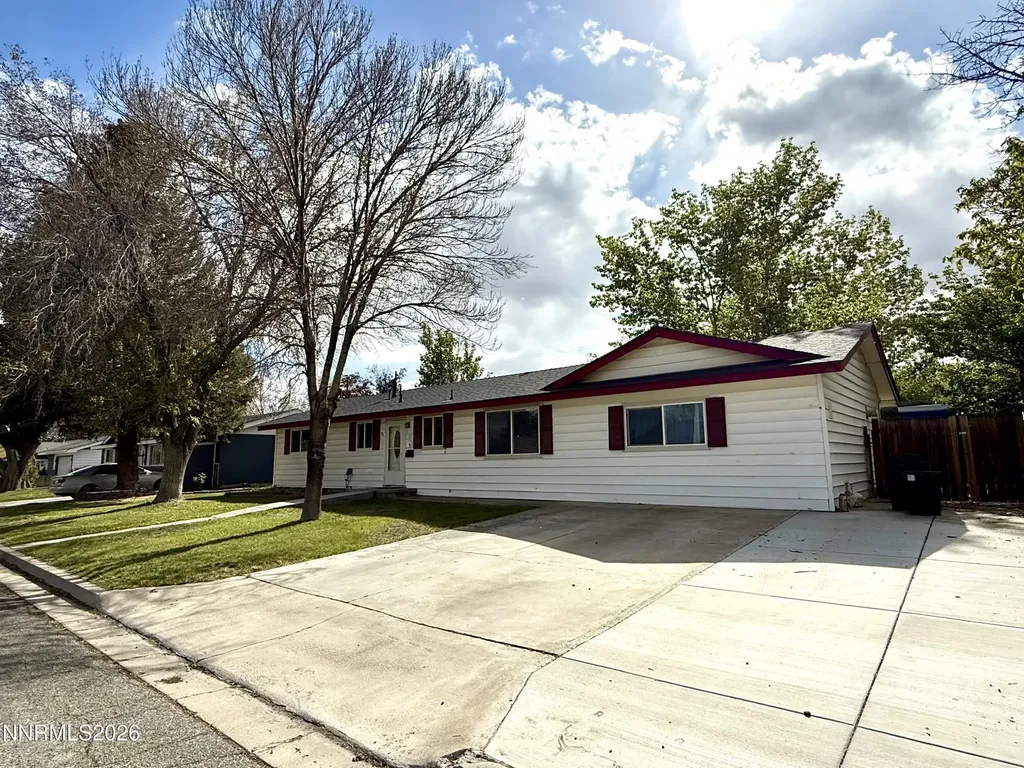 105 Oregon Yerington NV 89447