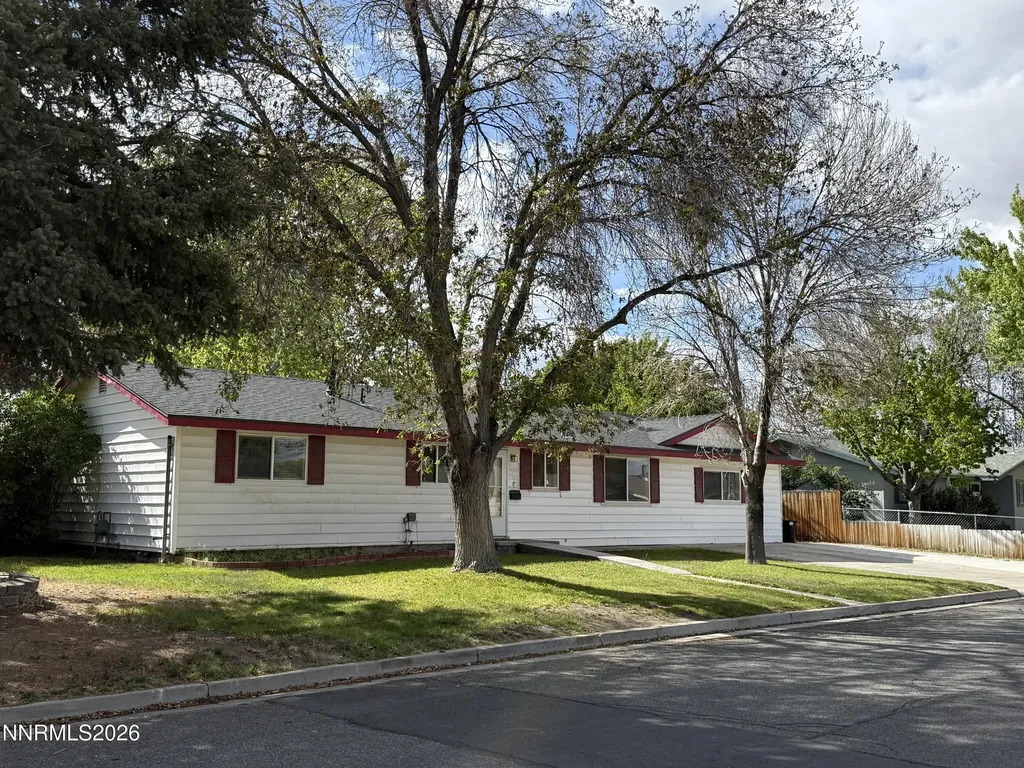 105 Oregon Yerington NV 89447